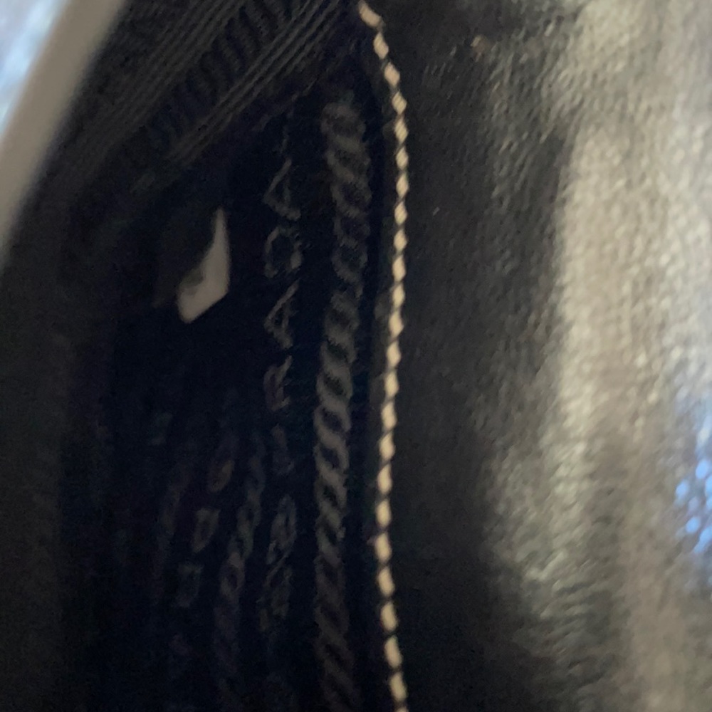 Stunning mini Prada leather cross body bag - Picture 11 of 12